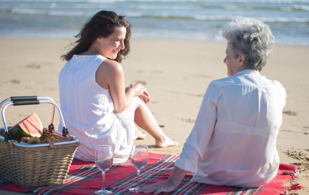Traveling With an Elderly Parent? Here’s How to Make It Easy (Not Stressful)